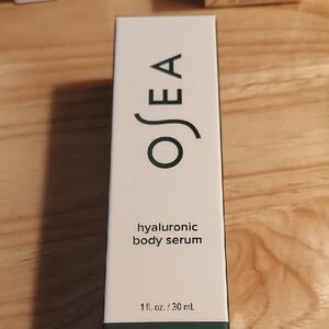 OSEA Hyaluronic Body Serum - White and Black